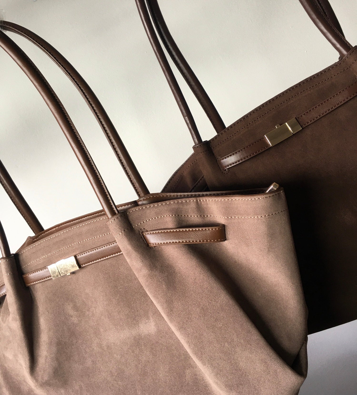 SHOPPERS / TOTE BAGS